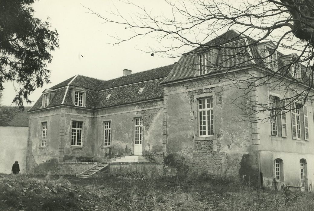 Château de Montille : Ensemble sud-est, vue générale