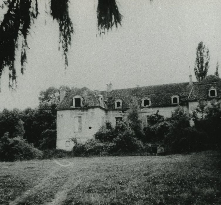 Château de Montille : Façade nord, vue générale