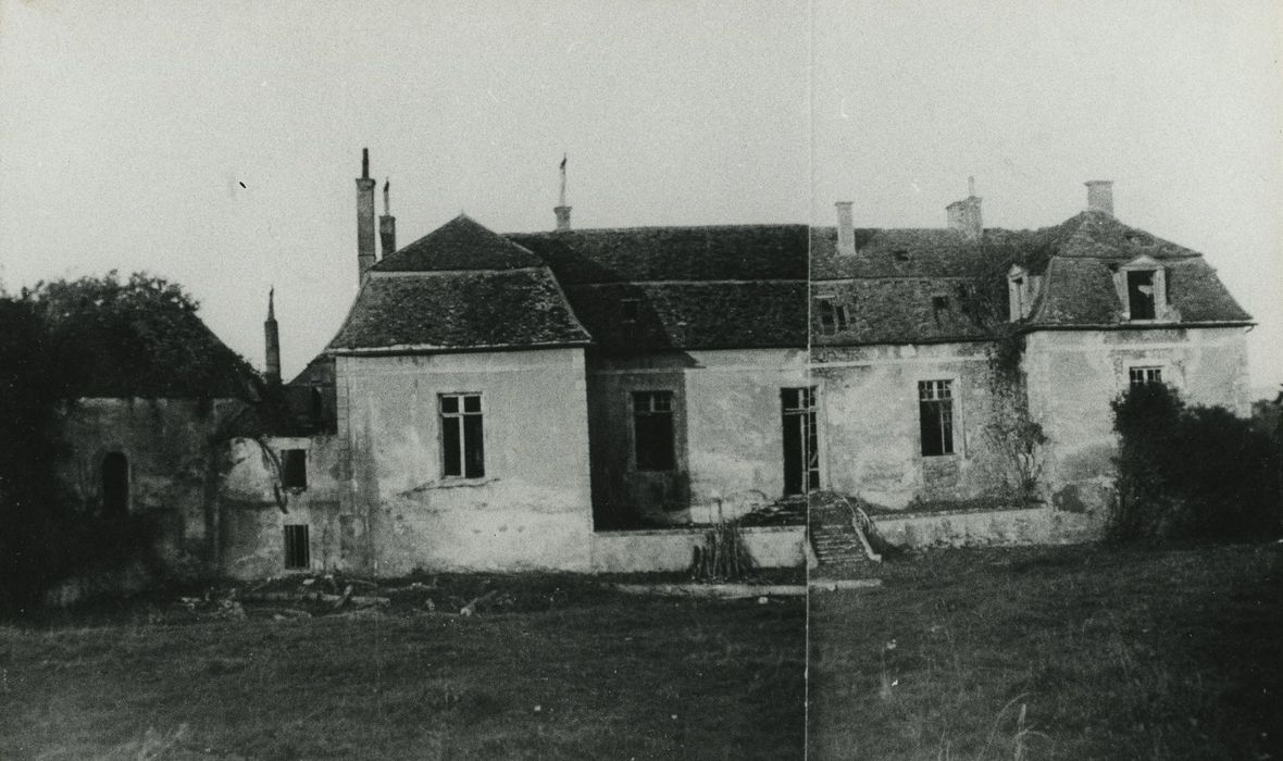 Château de Montille : Façade sud, vue générale