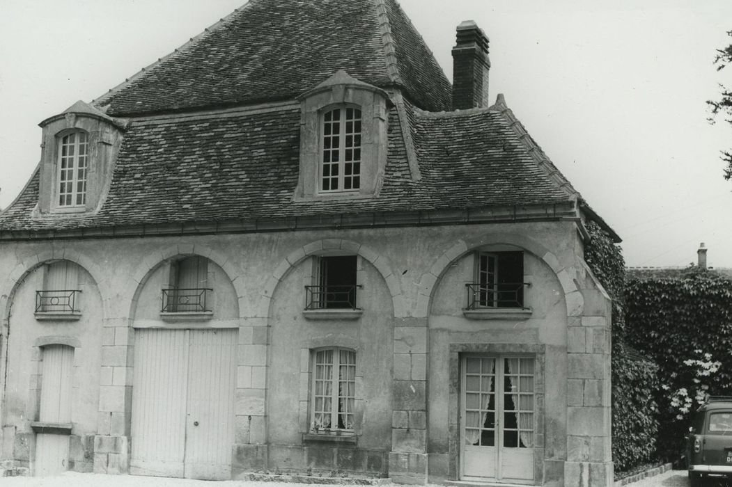 Hôtel de Chassey : Maison du garde, façade sur la cour d’honneur