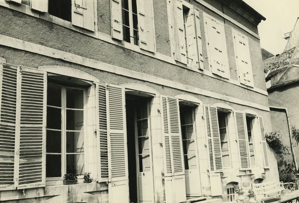 Hôtel particulier (ancien) : Façade sud, vue partielle