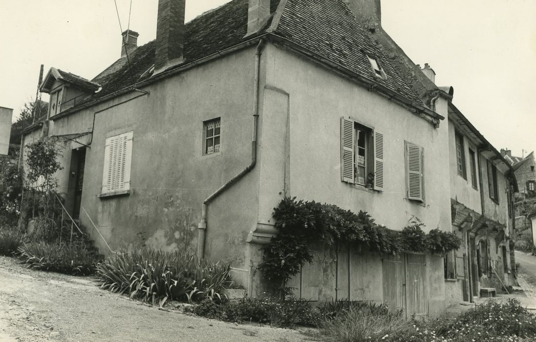 Maison : Façades sur rues, vue générale