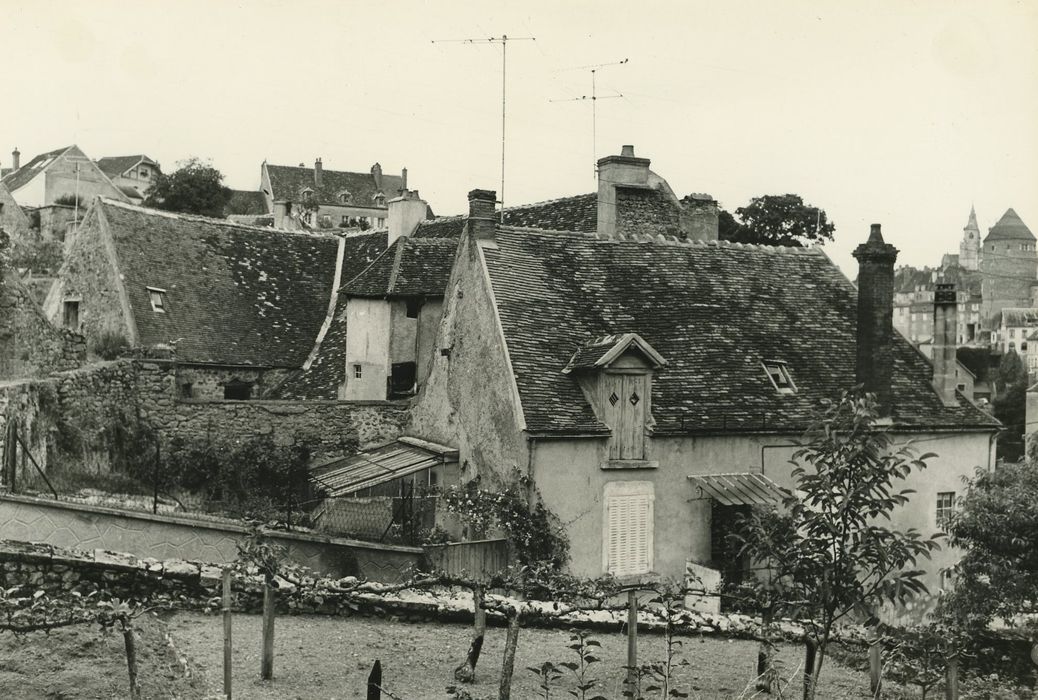 Maisons : Vue partielle des façades