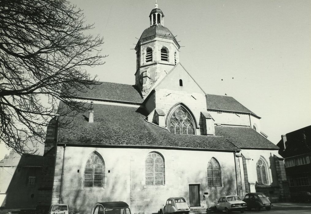 Eglise paroissiale : Façade latérale sud, vue générale