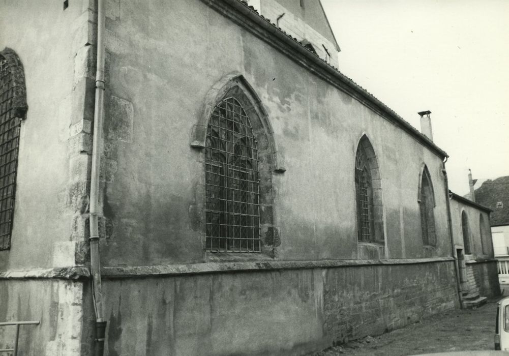 Eglise paroissiale : Façade latérale nord, vue générale