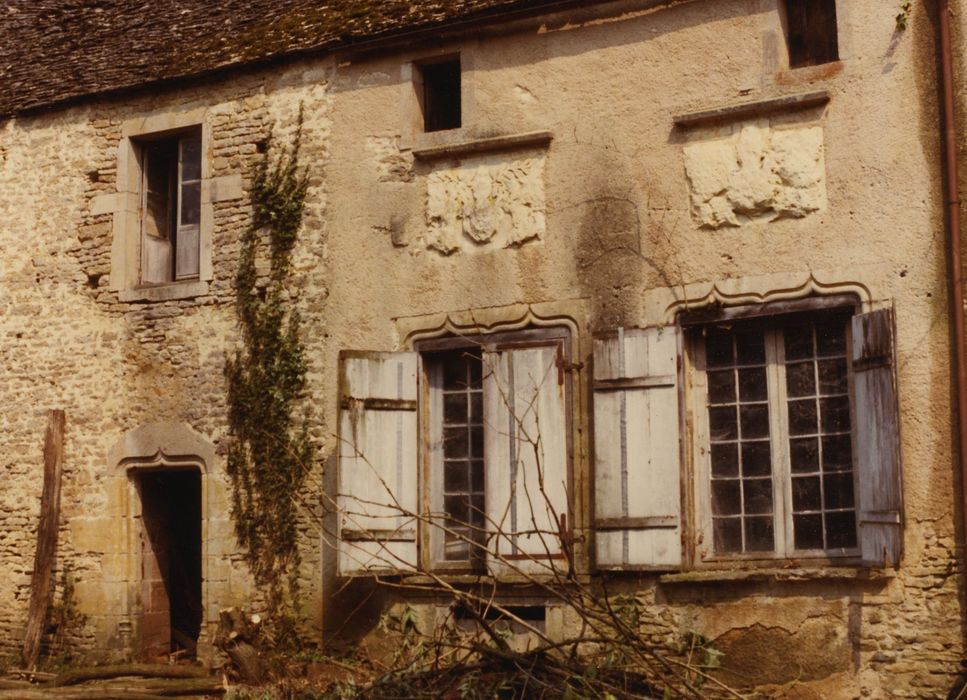 Château : Corps de logis, façade sud, vue partielle