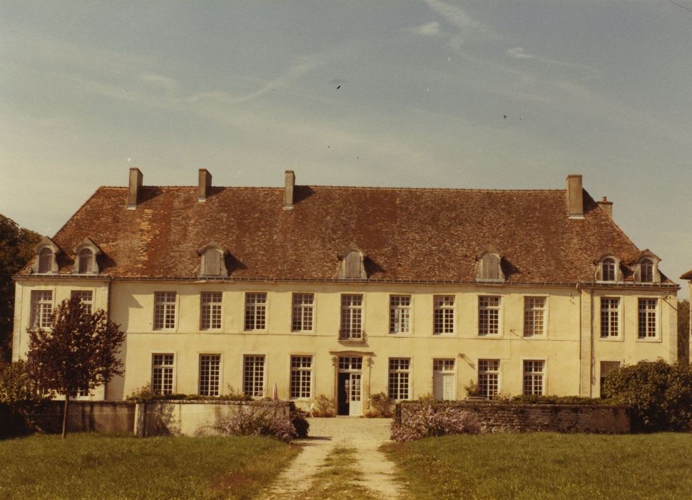 Château de Tanyot : Façade est, vue générale