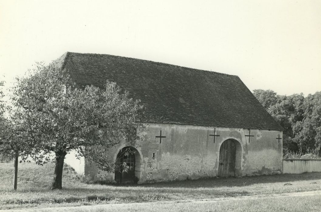 Château de Tanyot : Dépendances, façade nord, vue générale