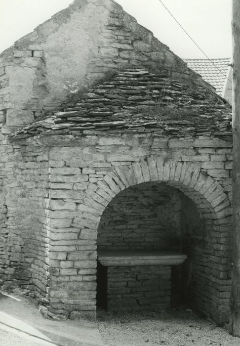 Château : Oratoire sur rue, vue générale