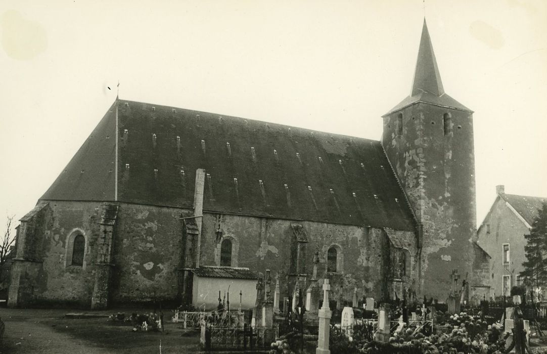 Eglise paroissiale : Façade latérale nord, vue générale