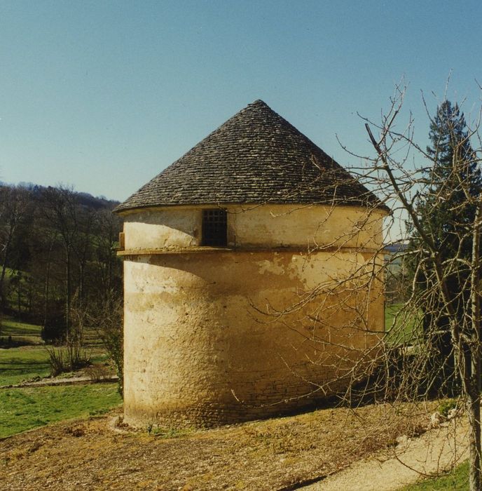 Ancien prieuré : Pigeonnier, vue générale