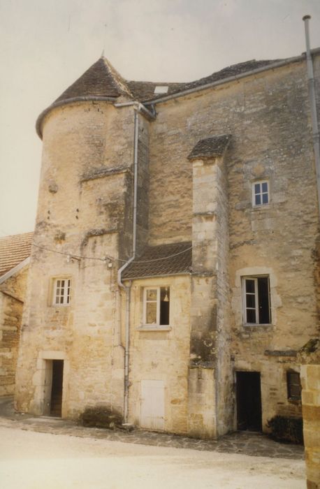 Ancien prieuré : Façade ouest, vue partielle