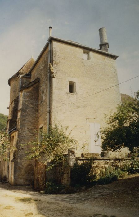 Ancien prieuré : Façades sud et ouest, vue générale