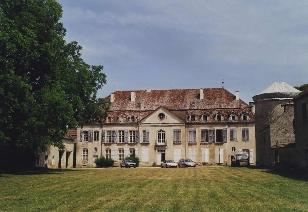 Château de Montculot : Façade ouest, vue générale