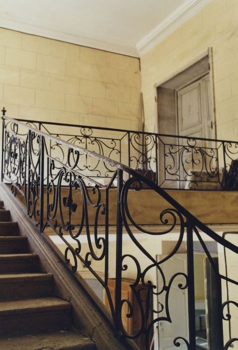 Château de Montculot : Escalier d’honneur, vue partielle