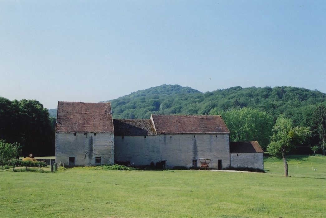 Château de Montculot : Dépendances, ensemble nord, vueg énérale