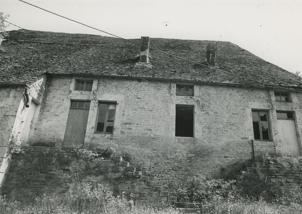 Forges (anciennes) : Bâtiment des ouvriers, partie ouest, façade nord, vue générale