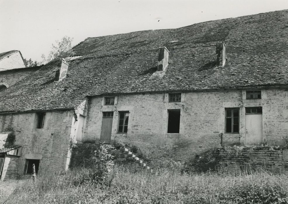 Forges (anciennes) : Bâtiment des ouvriers, partie ouest, façade nord, vue générale