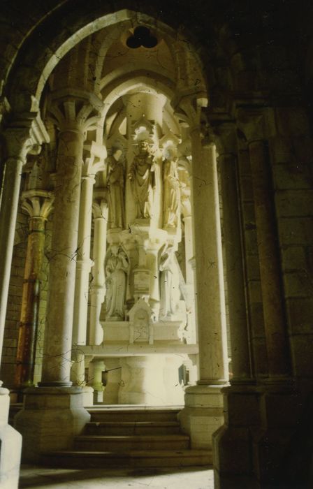 Chapelle Notre-Dame d'Etang : Vue intérieure partielle