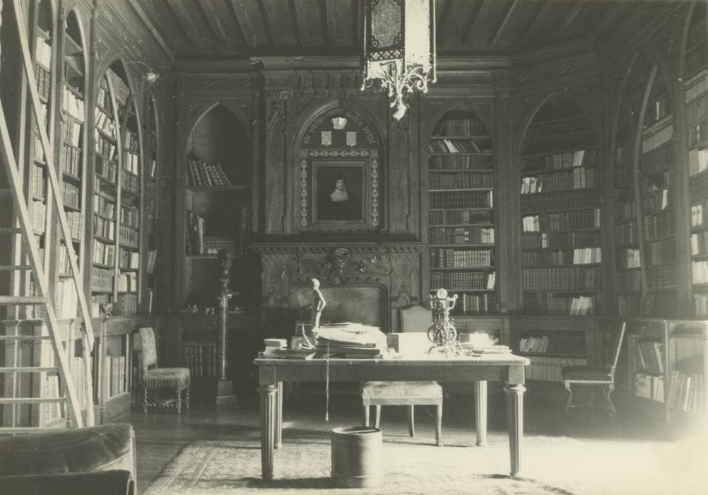 Château de Bourbilly : Bibliothèque, vue générale