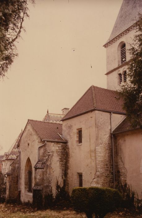 Eglise Saint-Jean-Baptiste : Façade latérale nord, vue partielle