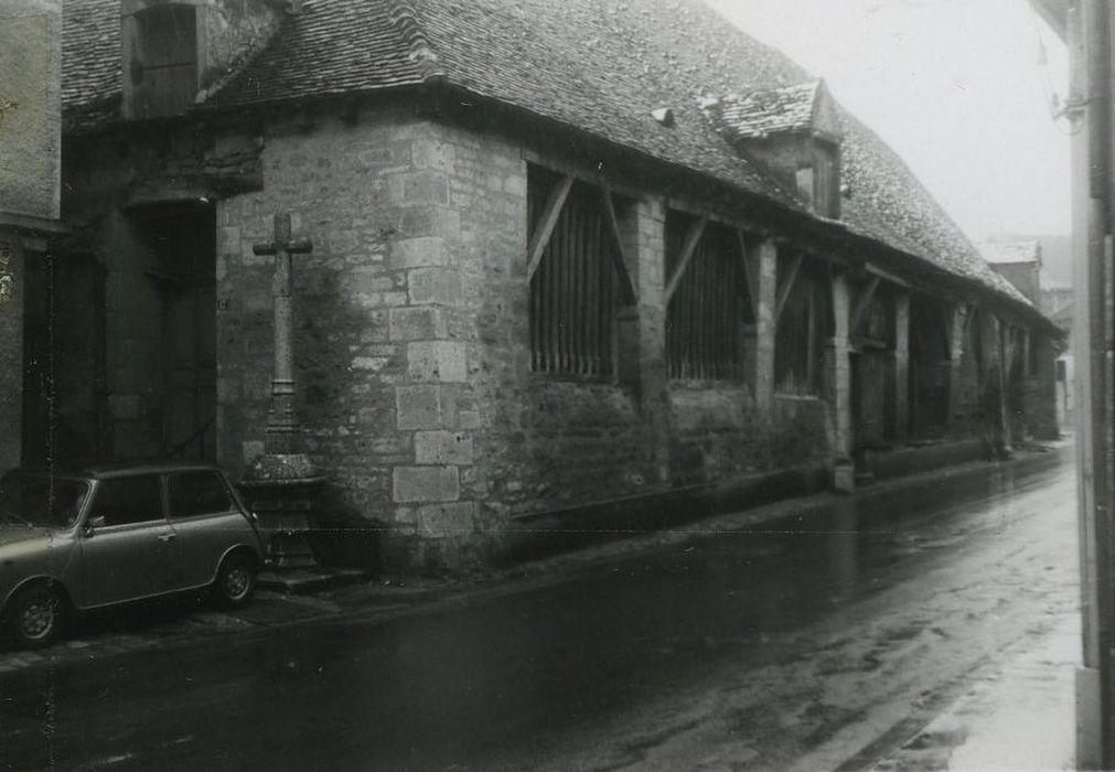 Halles : Façade ouest, vue générale