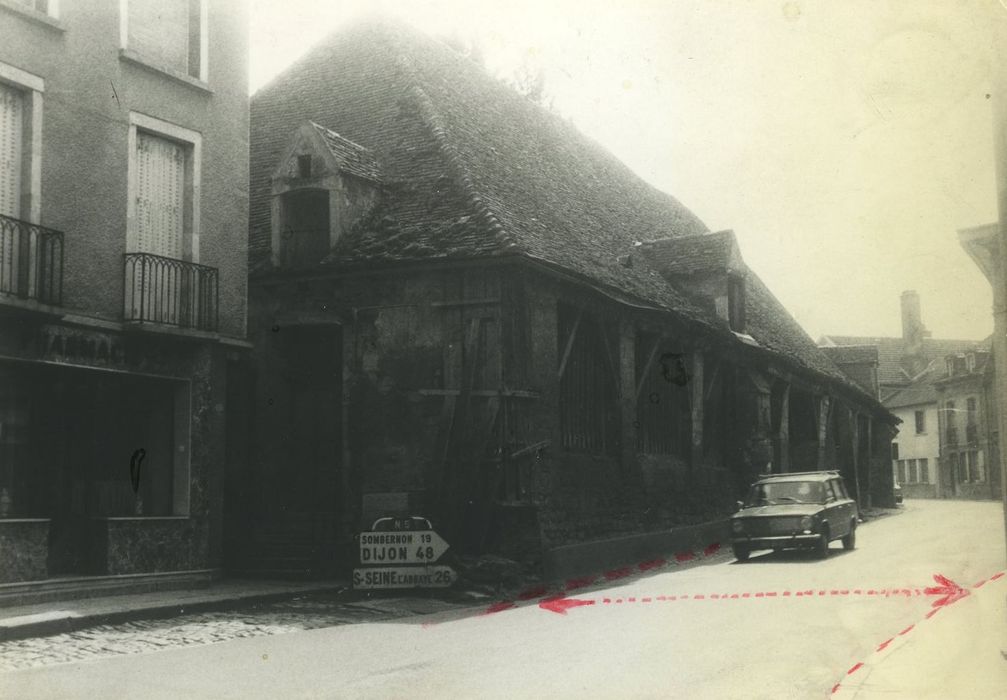 Halles : Façade ouest, vue générale