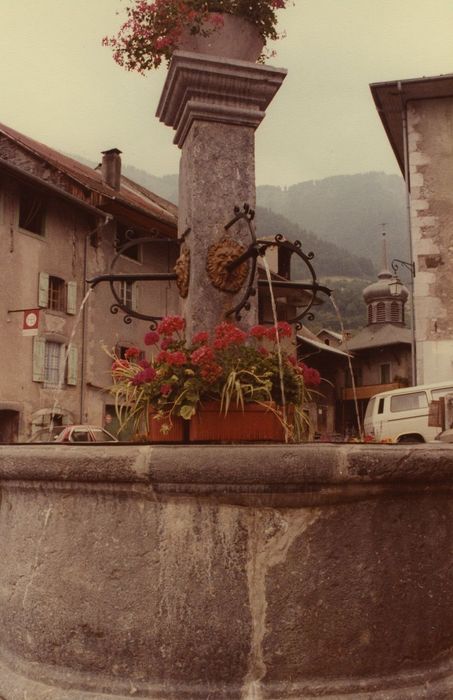 Fontaine, vue partielle