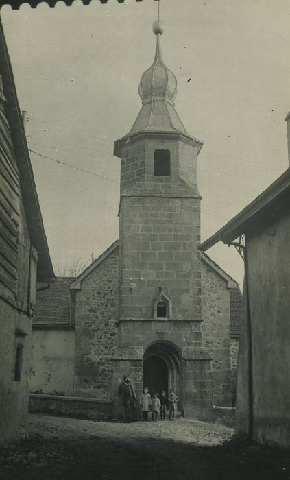 Chapelle de Charly : Façade occidentale, vue générale