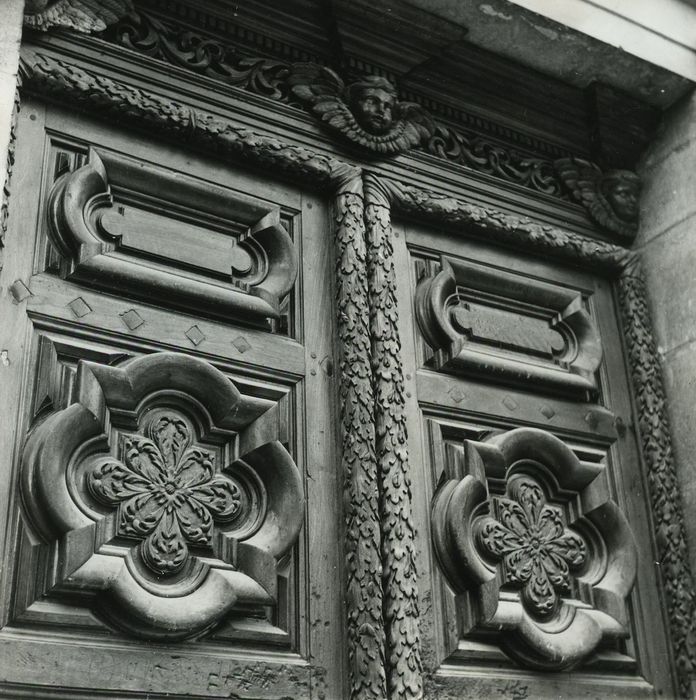 Séminaire (ancien grand) : Chapelle, portail d’accès, détail des vantaux