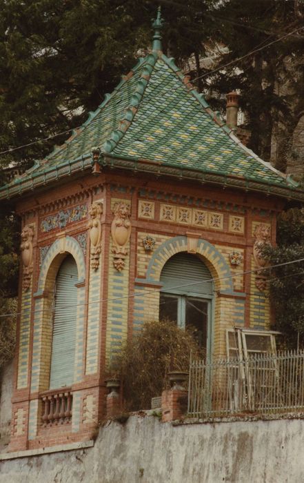 Pavillon de jardin 1900 : Façades nord et est, vue générale