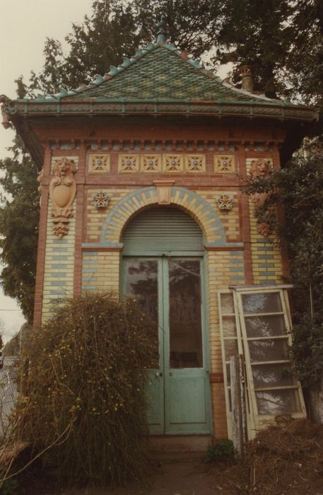 Pavillon de jardin 1900 : Façade est, vue générale