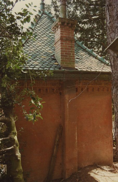 Pavillon de jardin 1900 : Façade ouest, vue générale