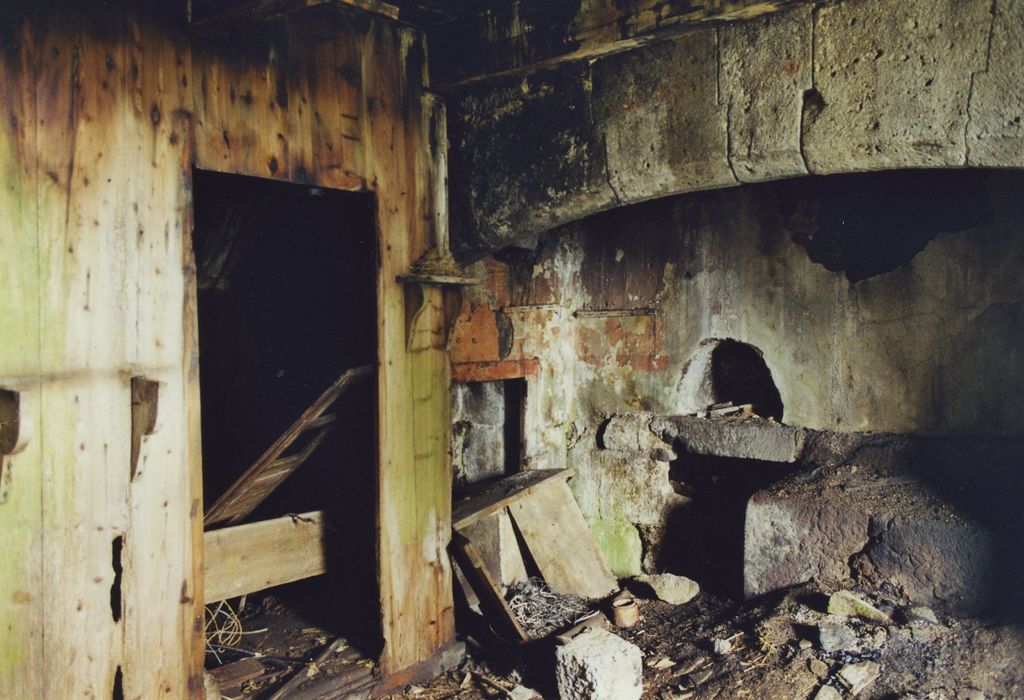 Ferme des Plantins : Logis, rez-de-chaussée, cuisine, vue partielle