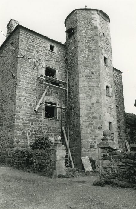 Maison-forte de Freycenet : Façade ouest, vue générale