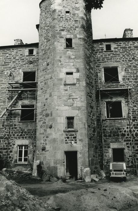Maison-forte de Freycenet : Façade ouest, vue partielle