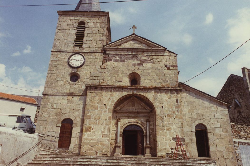 Eglise Saint-Nicolas : Façade occidentale, vue générale