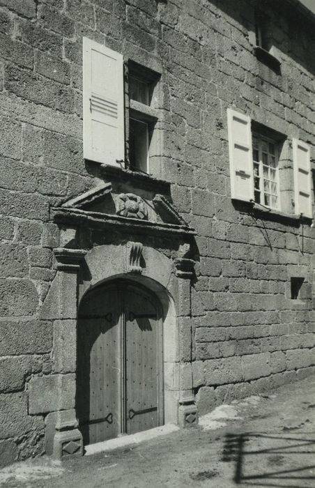 Maison dite Château de la Bilherie : Façade est, porte d’accès, vue générale