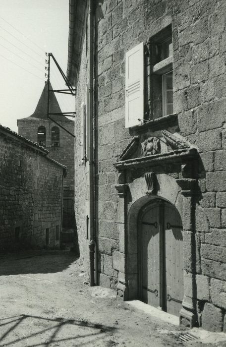 Maison dite Château de la Bilherie : Façade est, porte d’accès, vue générale