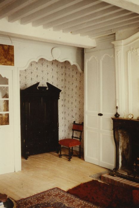 Maison dite Château de la Bilherie : 1er étage, chambre n°1, lambris de revêtement, vue partielle