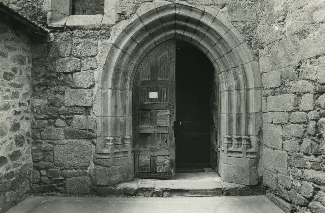 Eglise Notre-Dame de l'Assomption : Portail d’accès sud, vue générale