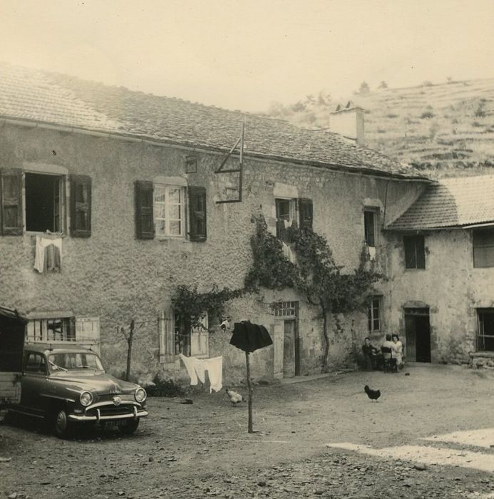 Ancien prieuré : Façade est, vue partielle