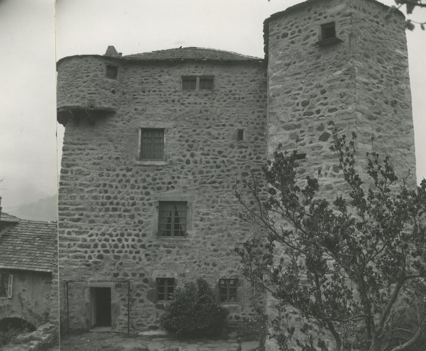 Château de Ventressac : Façade sud, vue générale