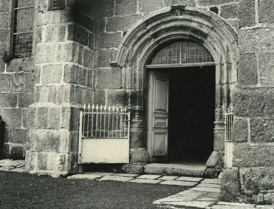 Eglise Notre-Dame de l'Assomption : Portail d’accès sud, vue générale