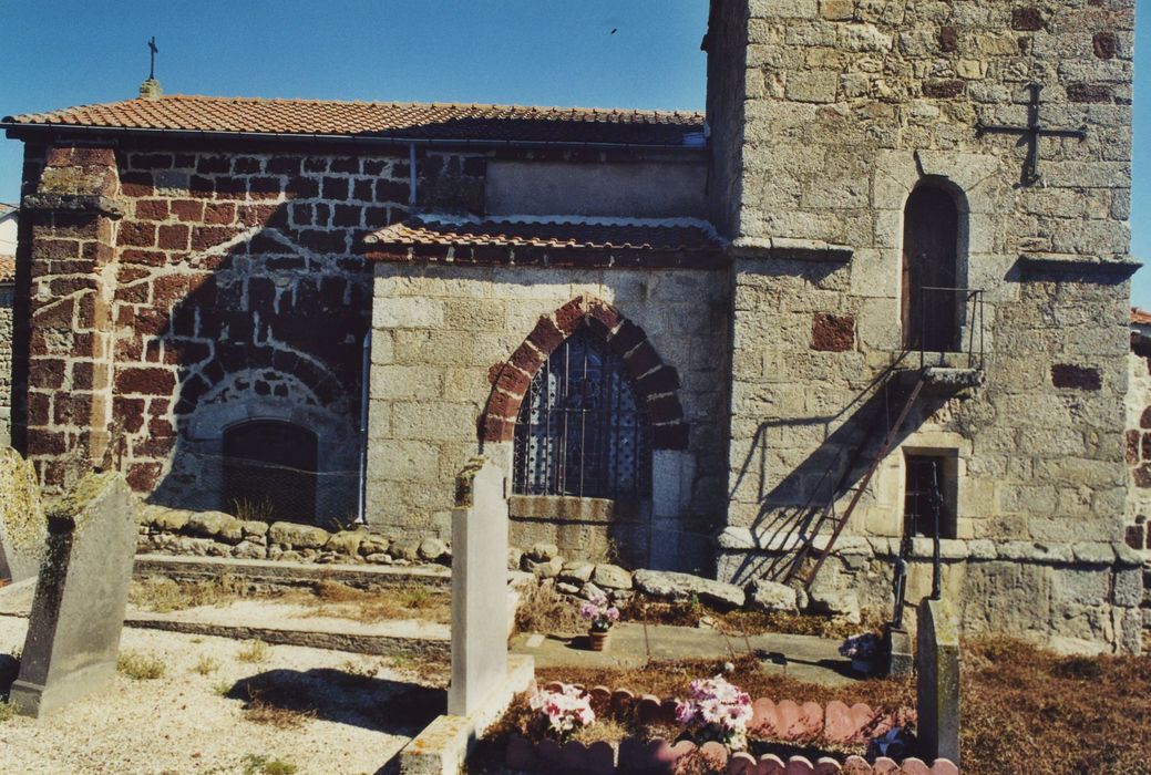 Eglise Saint-Sébastien : Façade latérale sud, vue partielle