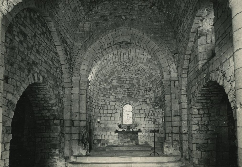 Eglise Saint-Julien de Saint-Quentin-Chaspinhac : Choeur, vue générale