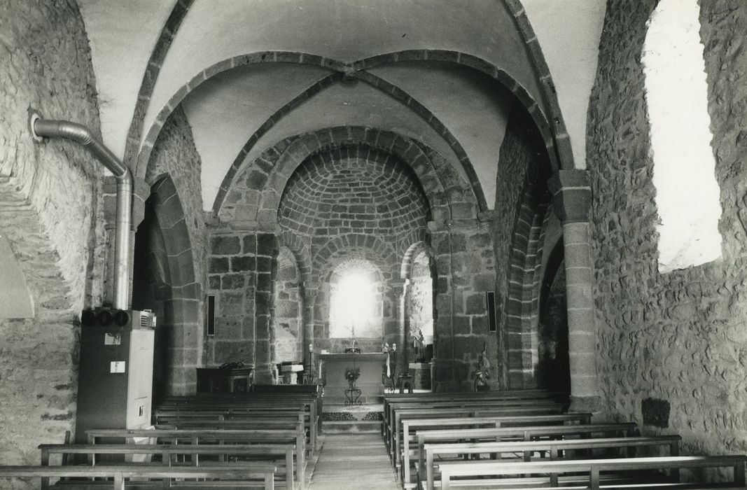 Eglise Saint-Pierre : Nef, vue générale