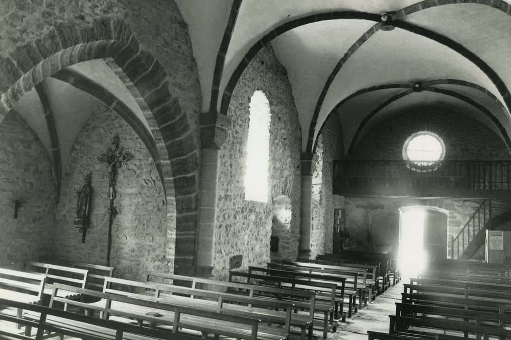 Eglise Saint-Pierre : Nef, vue générale