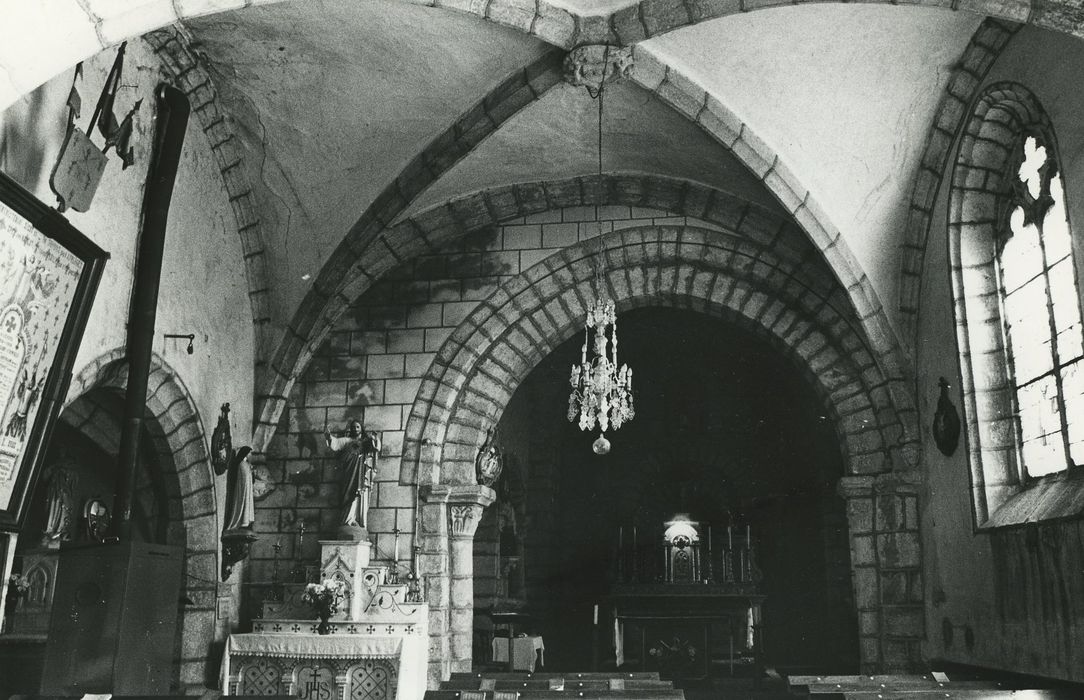 Eglise Saint-Etienne : Nef, vue partielle