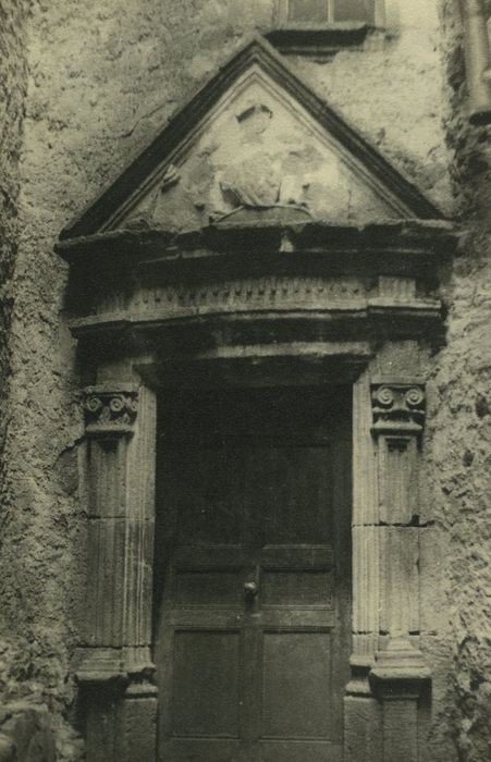 Château de Poinsac : Donjon, porte d’accès, vue générale